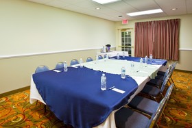 Holiday Inn Express & Suites Live oak