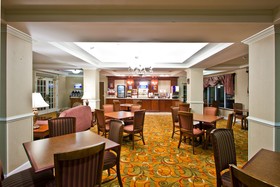 Holiday Inn Express & Suites Live oak