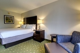 Holiday Inn Express & Suites Live oak
