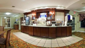 Holiday Inn Express & Suites Live oak