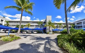 Harbour Villa Club