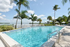 Harbour Villa Club