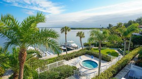 Harbour Villa Club
