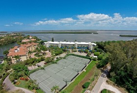 Harbour Villa Club