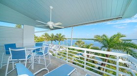 Harbour Villa Club