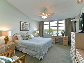 Harbour Villa Club