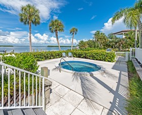 Harbour Villa Club