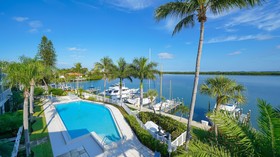 Harbour Villa Club
