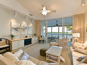 Harbour Villa Club