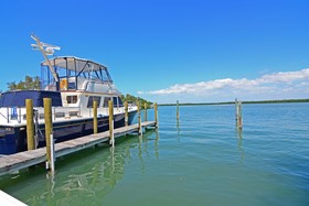 Harbour Villa Club