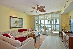 Harbour Villa Club