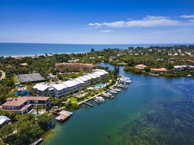Harbour Villa Club