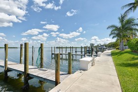 Harbour Villa Club
