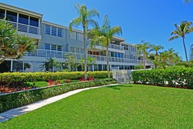 Harbour Villa Club