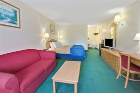 Travelodge Suites by Wyndham MacClenny