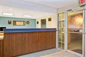 Travelodge Suites by Wyndham MacClenny