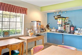 Travelodge Suites by Wyndham MacClenny