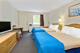 Travelodge Suites by Wyndham MacClenny