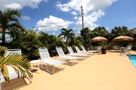 Barefoot Beach Club