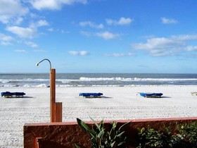 Las Brisas by TRS