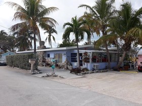 Tropical Cottages