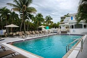Olde Marco Island Inn & Suites