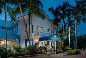 Olde Marco Island Inn & Suites