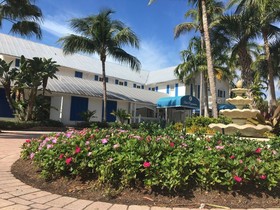 Olde Marco Island Inn & Suites