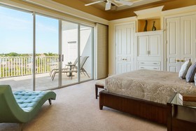 Olde Marco Island Inn & Suites