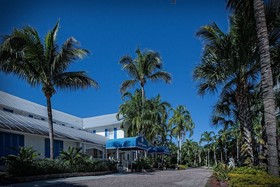 Olde Marco Island Inn & Suites