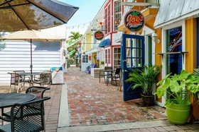 Olde Marco Island Inn & Suites