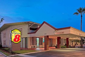 Super 8 by Wyndham Melbourne