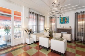 Waldorf Towers Hotel
