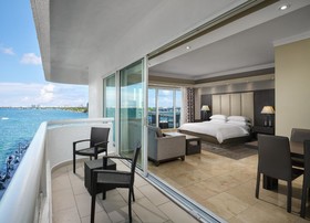DoubleTree by Hilton Grand Hotel Biscayne Bay