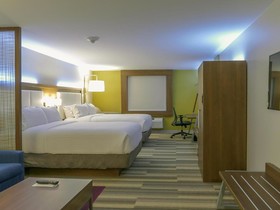 Holiday Inn Express & Suites Miami Airport East