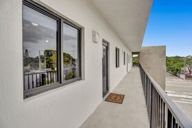 Renzzi Wynwood Apartments