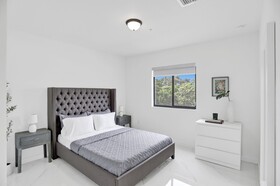 Renzzi Wynwood Apartments
