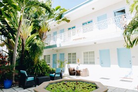 Aqua Hotel