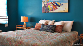 Beds n' Drinks Hostel