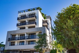 Moderno Residences By Bay Breeze