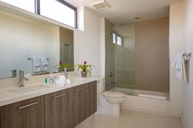 Moderno Residences By Bay Breeze