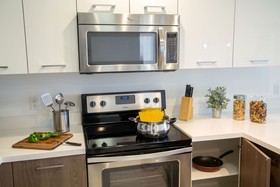 Moderno Residences By Bay Breeze