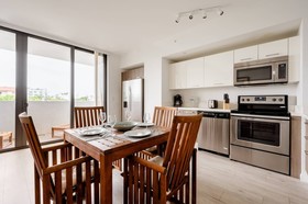 Moderno Residences By Bay Breeze