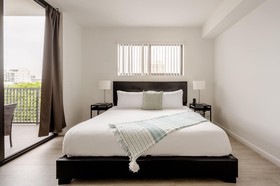 Moderno Residences By Bay Breeze