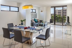 Moderno Residences By Bay Breeze