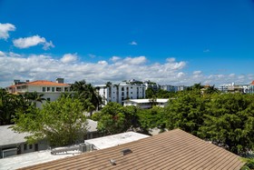 Moderno Residences By Bay Breeze