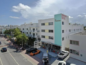 Ocean Beach Hotel