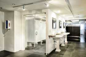 Posh Hostel