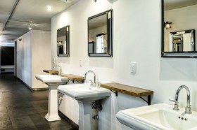 Posh Hostel