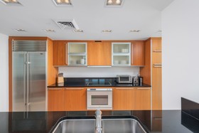 Setai Residence by LRMB